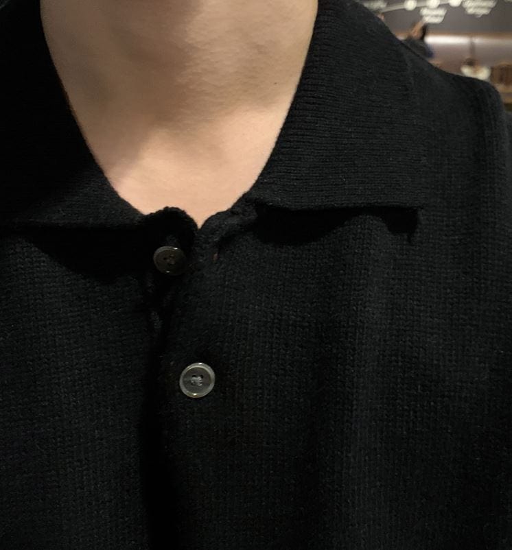 KNITTED COLLAR QUARTER BUTTON-UP SWEATER