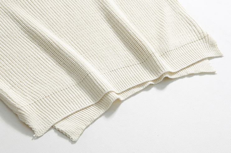 KNITTED ROUND NECK SWEATER