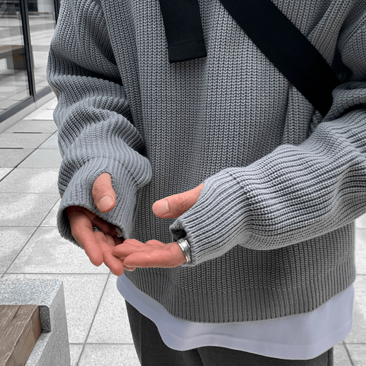 KNITTED ROUND NECK SWEATER