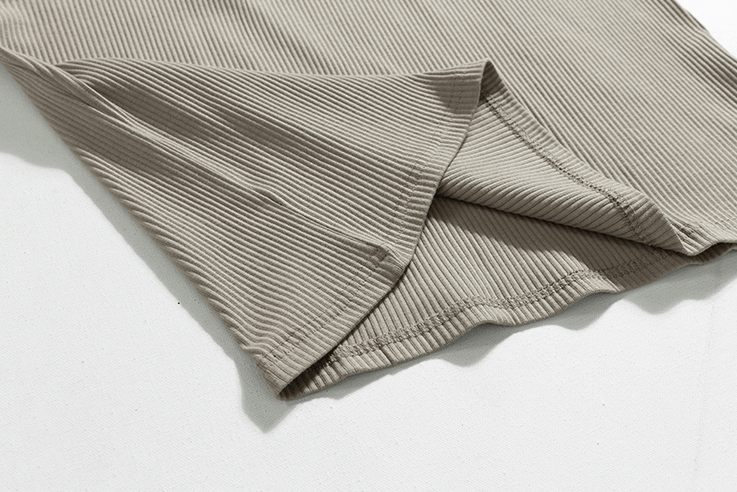 PLEATED SLEEVELESS SHIRT & WIDE DRAWSTRING PANTS