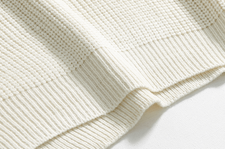 KNITTED ROUND NECK SWEATER