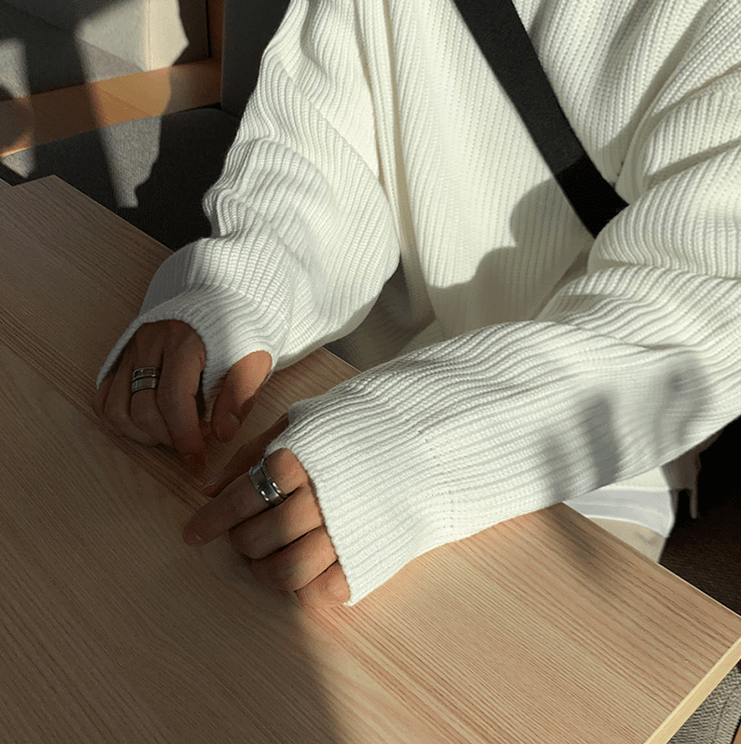 KNITTED ROUND NECK SWEATER