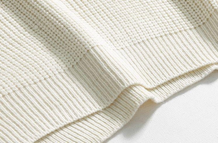 KNITTED PULLOVER ROUND NECK SWEATER