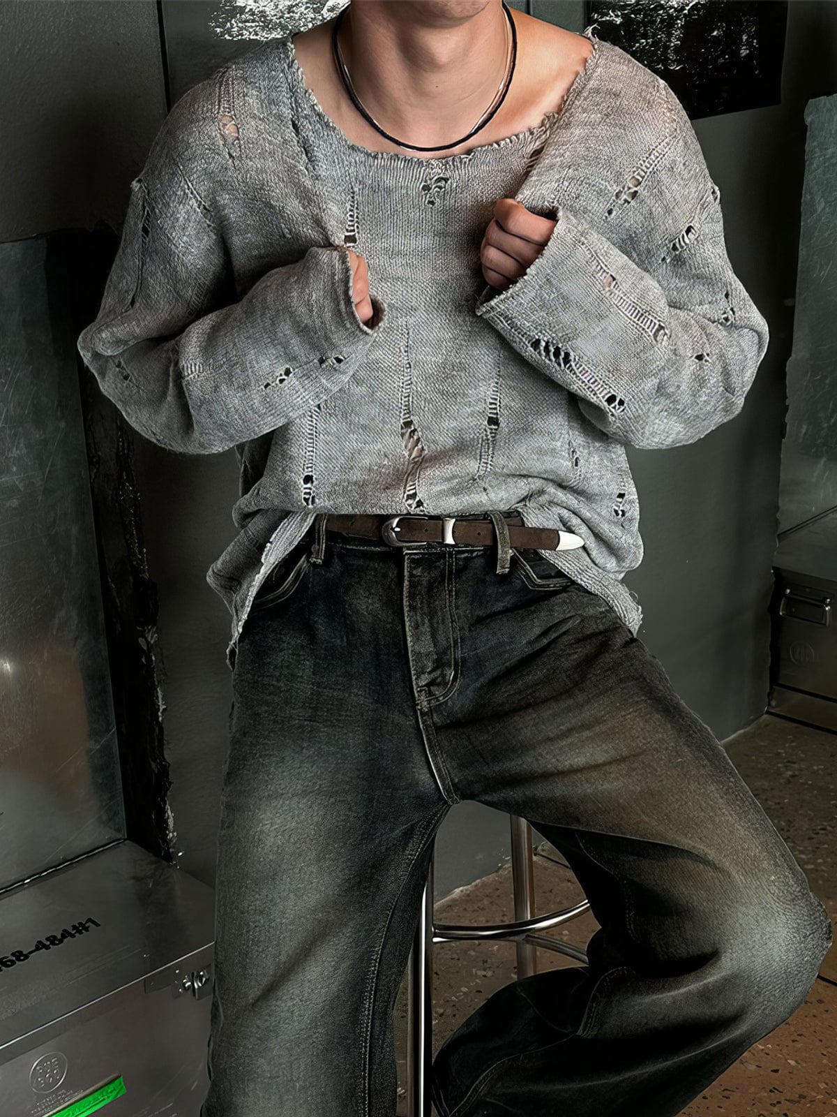 KNIT DISTRESSED LONGSLEEVE