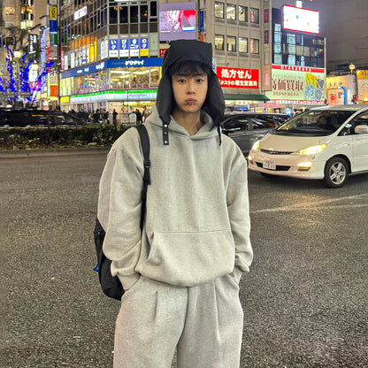 PULLOVER HOODIE & PLEATED SWEATPANTS