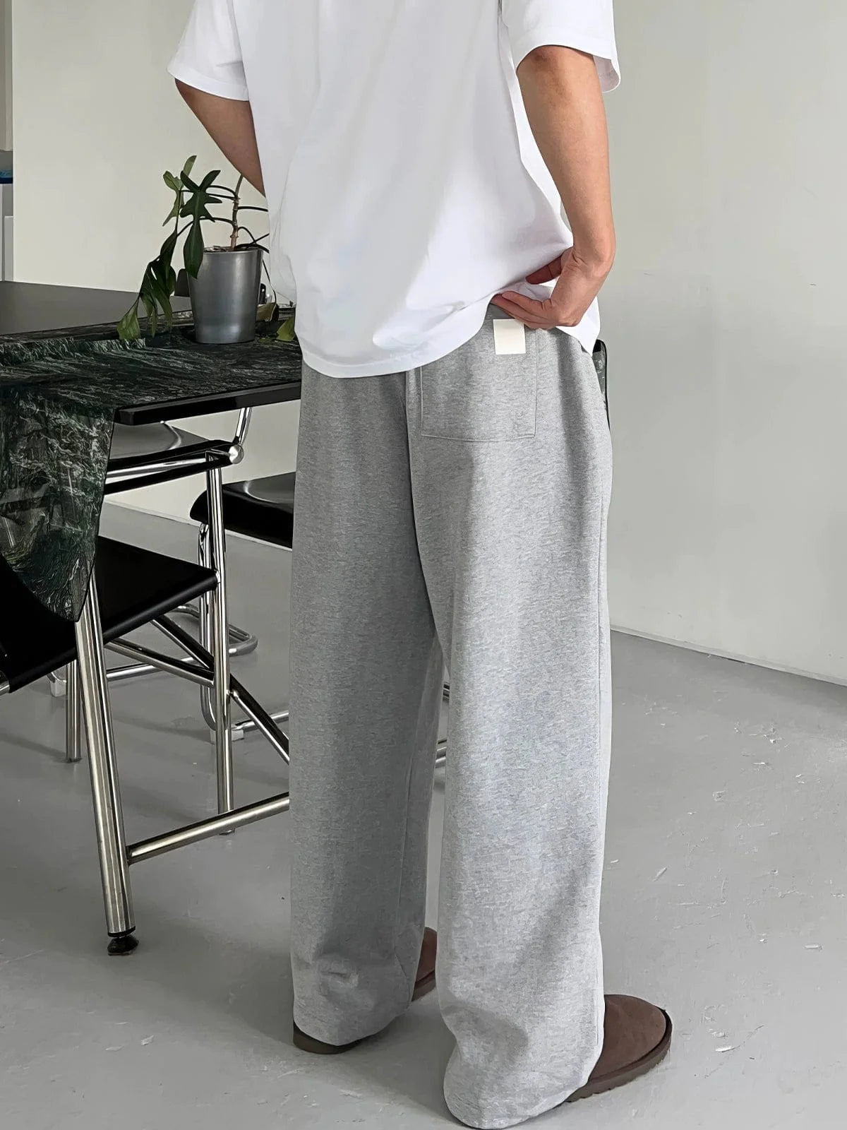 FOLDED PLEATED STRAIGHT SWEATPANTS