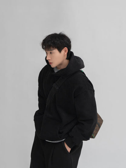 PULLOVER HOODIE & PLEATED SWEATPANTS