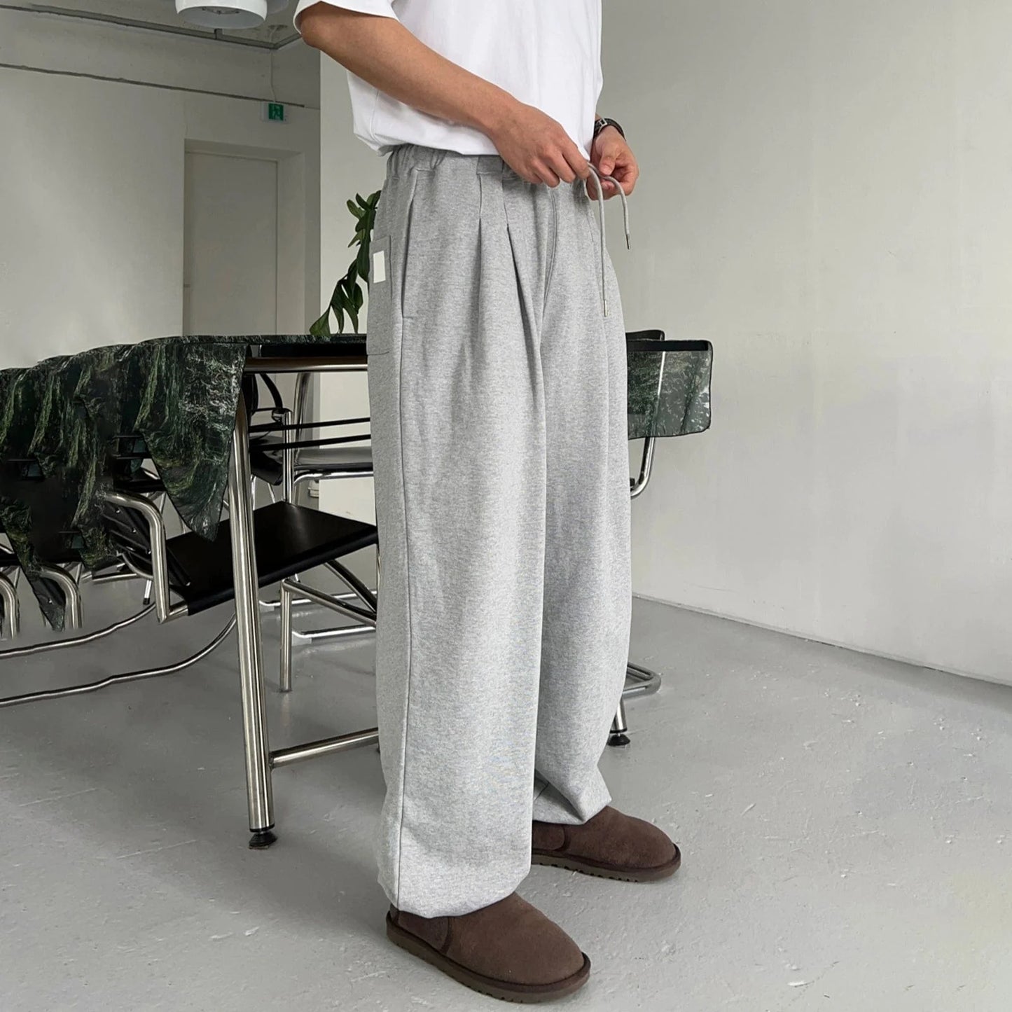 FOLDED PLEATED STRAIGHT SWEATPANTS