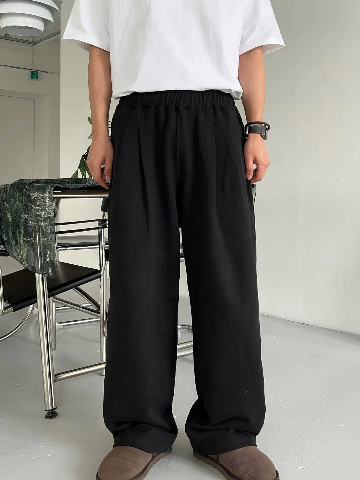 FOLDED PLEATED STRAIGHT SWEATPANTS