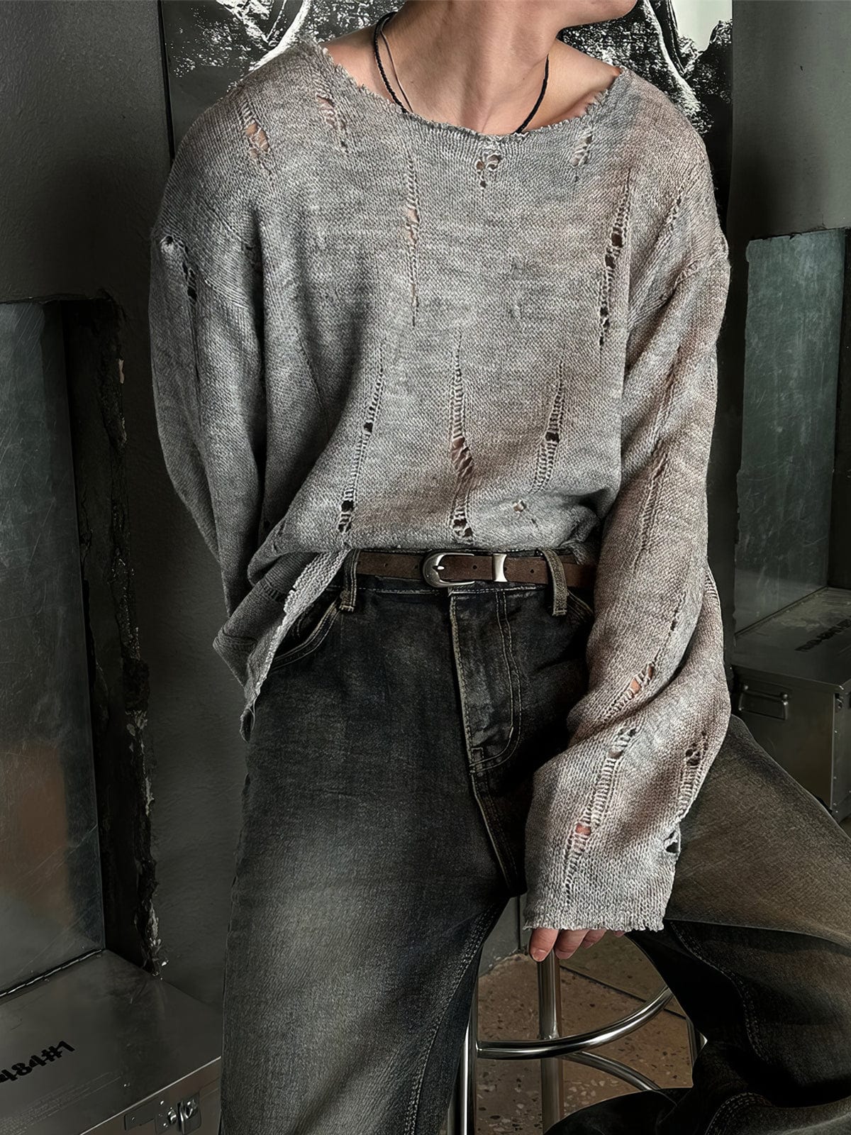 KNIT DISTRESSED LONGSLEEVE